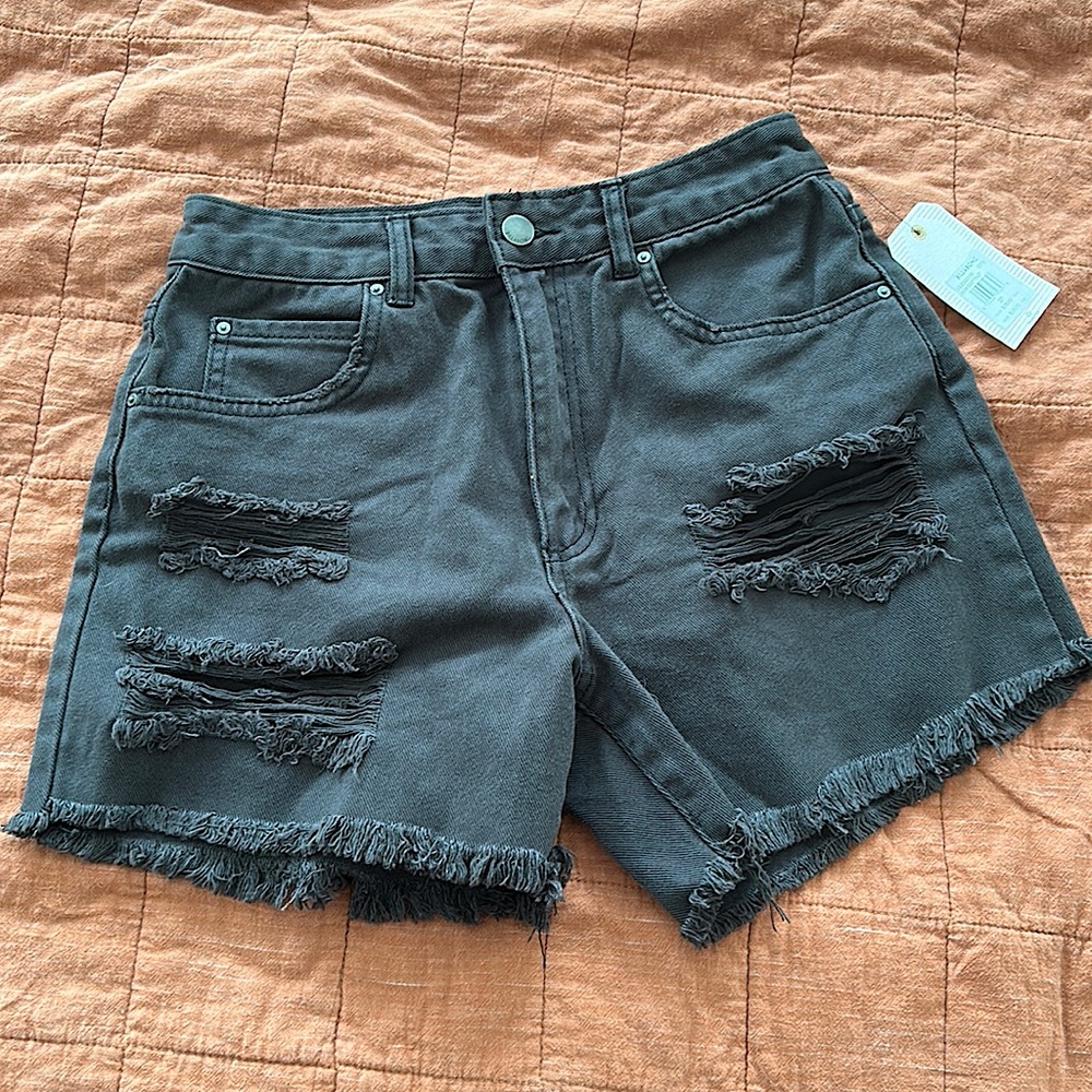 Billabong shorts size 27
